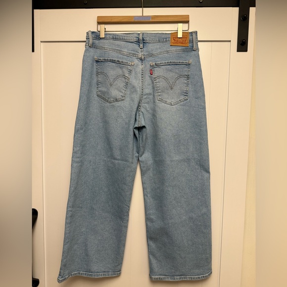 Levi’s High Rise Wide Leg Ripped Jeans - Picture 2 of 7